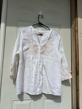 Susan Bristol White Linen Button-Down Top with Beige Floral Embroidery